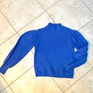 Blue bubble sleeve sweater